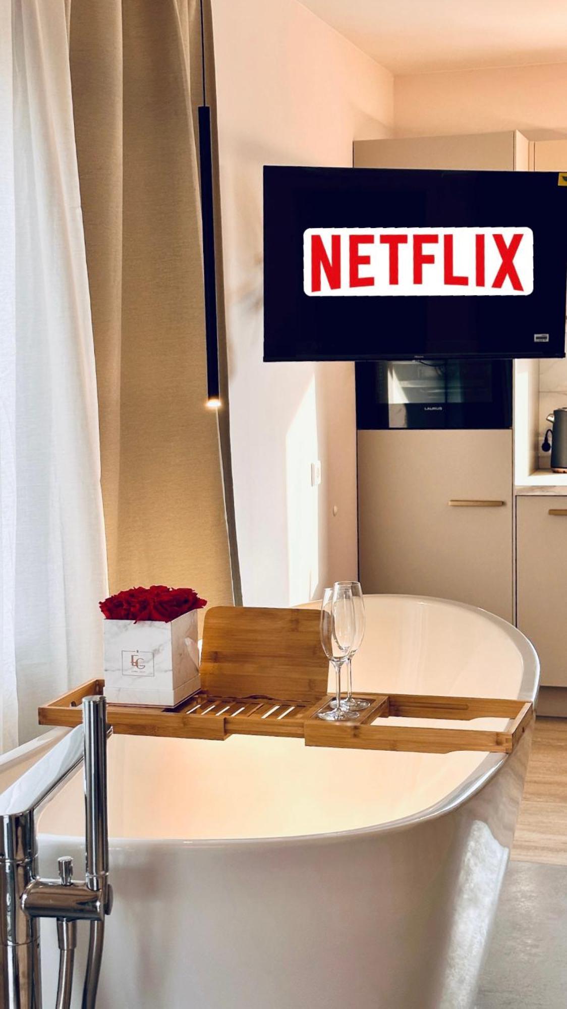Leonardo Wuerzburg I Freistehende Badwanne Apartment Exterior foto